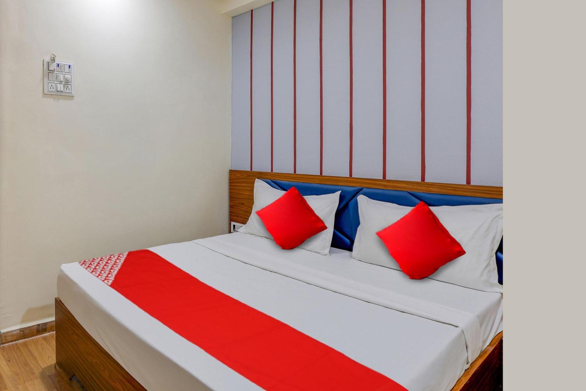 Hotel O Lotus 수라트 외부 사진