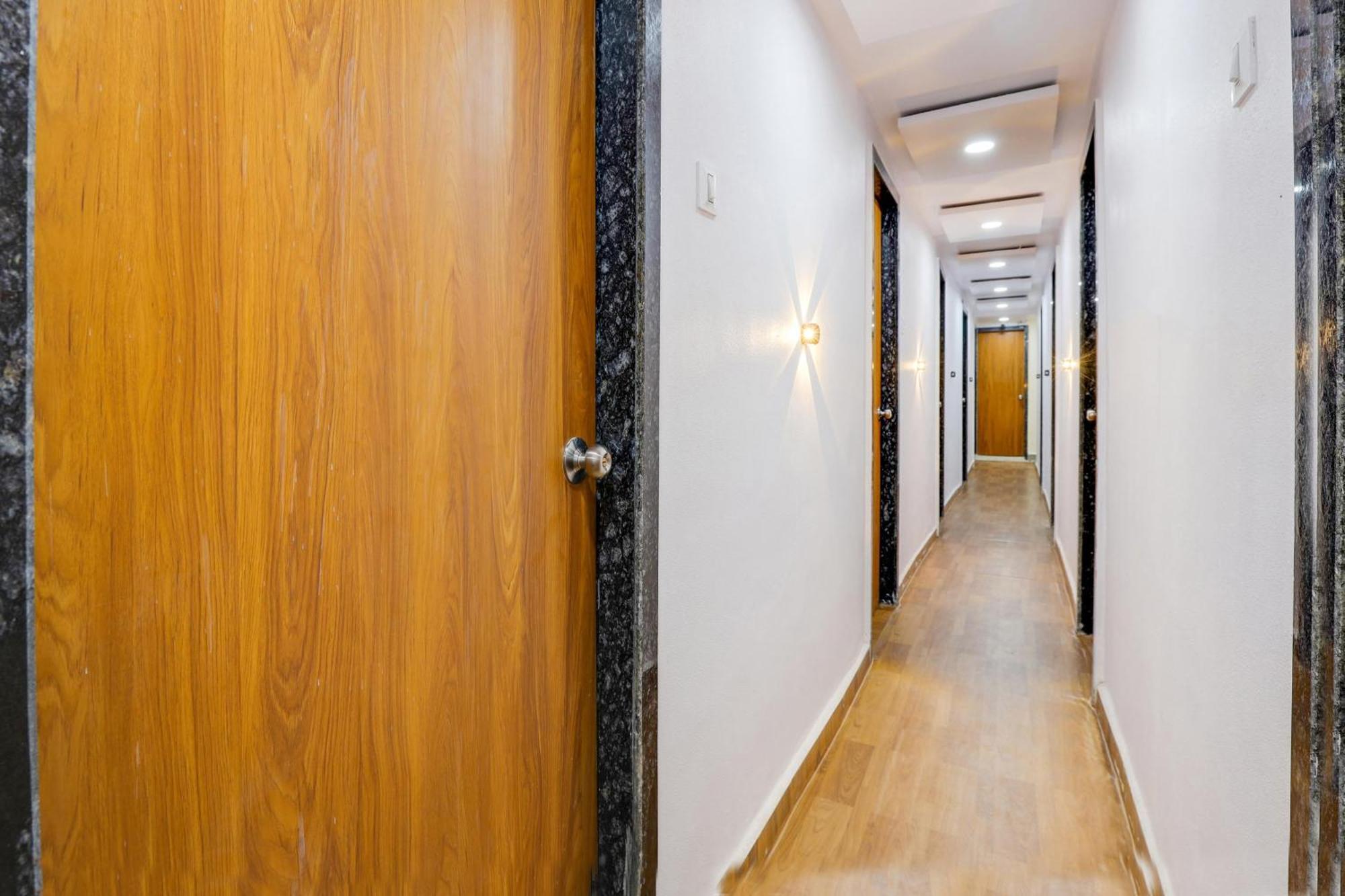 Hotel O Lotus 수라트 외부 사진